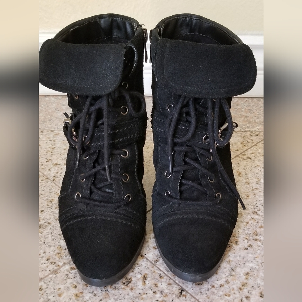 LIBBY EDELMAN Black Suede Genuine Leather Ankle Boots Size 6